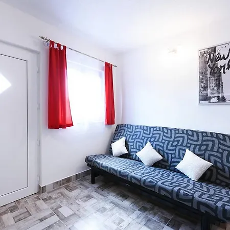 Sea Star Ivana Apartment *
